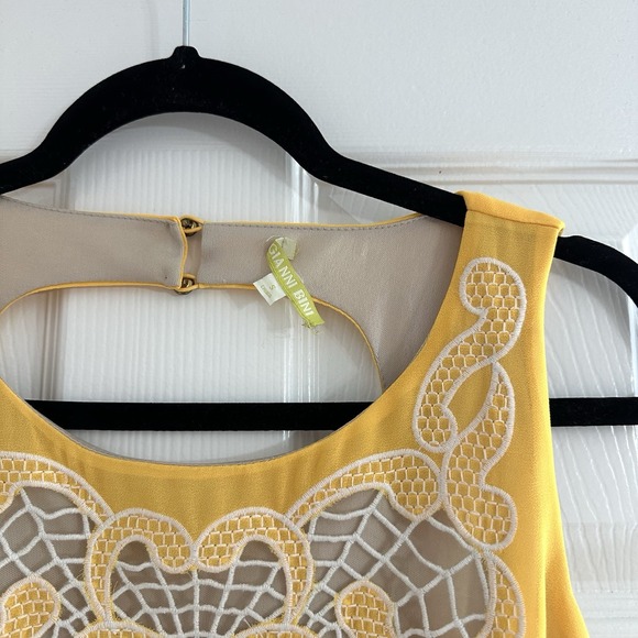 Gianni Bini Mustard Yellow Sleeveless White Embroidered Sheath Short Dress Small - Picture 4 of 6